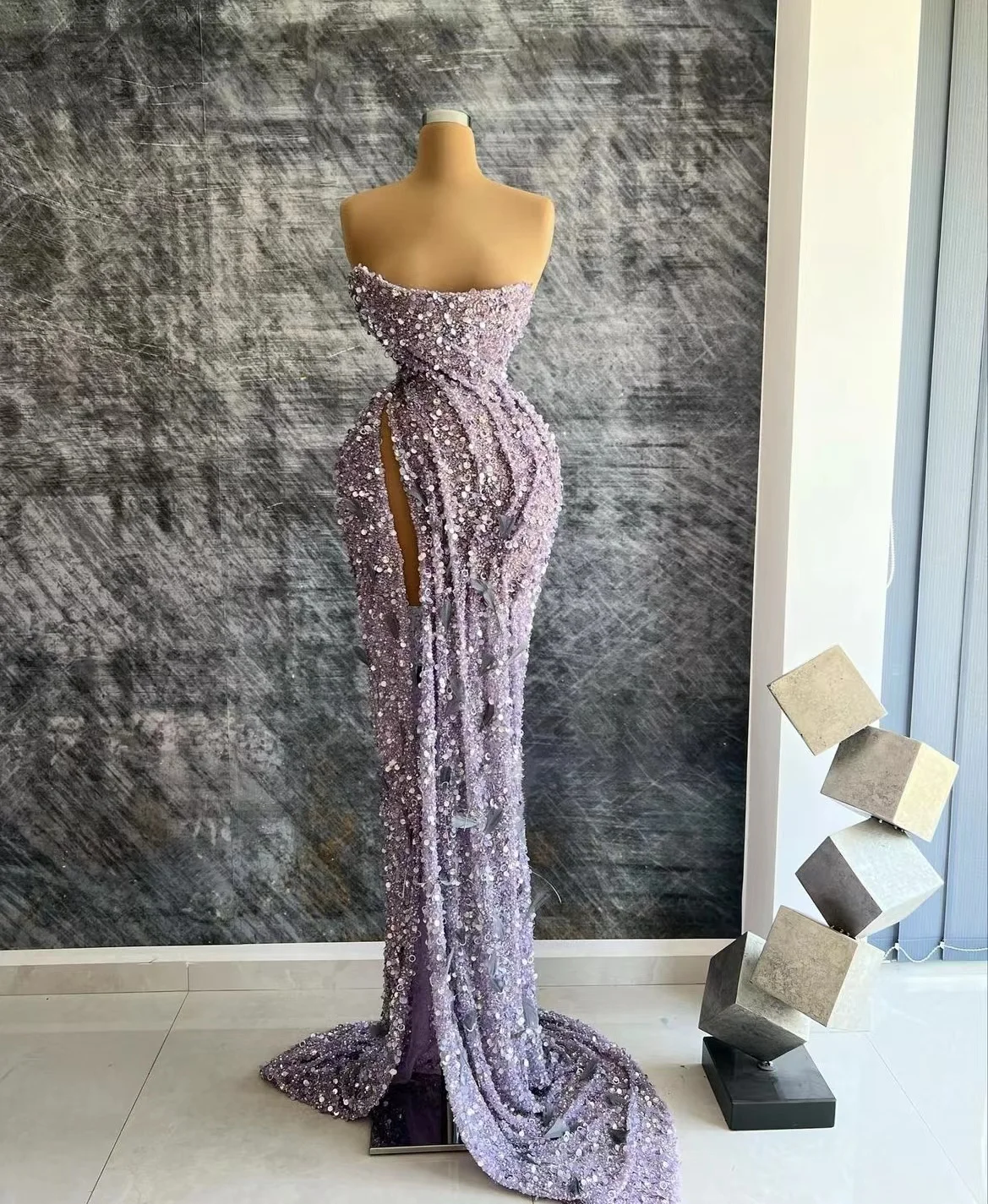 2023 Светло лилави русалка абитуриентски рокли от рамото Sequined къдри страничен прорез етаж дължина вечерна рокля обичай халати De Soirée