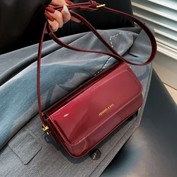 Лъскава лачена кожа Модна чанта за подмишници Проста лека луксозна текстура Crossbody чанта Дамски 2023 Нова малка квадратна чанта за пътуване