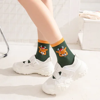 Колеж стил зимни коледни чорапи памучна нишка сладък карикатура кратко смешно чорапи Дядо Коледа лосове Нова година червени чорапи