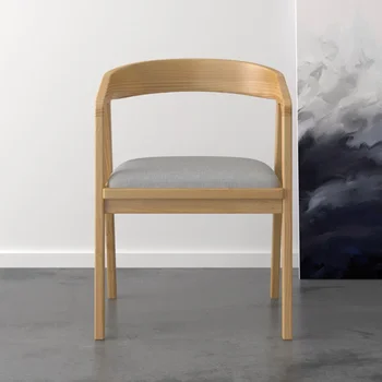 Стол за хранене от масивна дървесина Модерен скандинавски дизайнер на гърба Armnest Минимален стол за хранене Кухненски офис Комфортен декор на стая Comedor